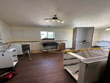Kitchen remodel Full kitchen remodel:
LVP floor installation
Cabinet/ Countertop install
Vertical tile backsplash install
If you looking for best c