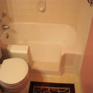 Adaptive Access to create barrier-free bathtub Converted these customer's existing bathtub in one day. They now can use their shower with more confide
