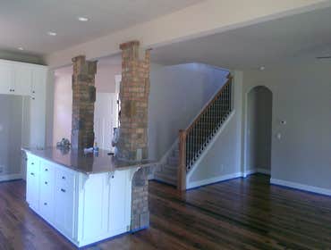 Cabinet Refinishing Sevices CABINET REFINISHING IN PORTLAND, OR
We, at Malle Painting, LLC have the experience and expertise and Attention to Detail t