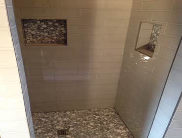 Double niche shower
