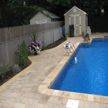 Cambridge pavers pool patio