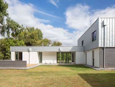 House For 5 A family with three children recently moved to a small, rural, west Tennessee town where they sought a house more suited for their contempo
