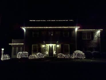 We do holiday lighting!