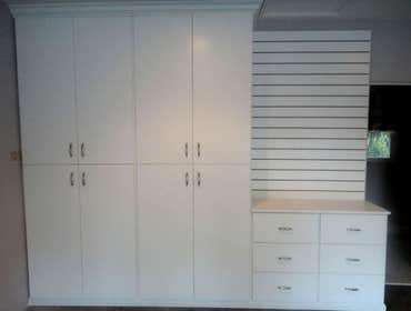 Custom Reach In Closet A custom reach-in closet project for a client in the Los Angeles metropolitan region.