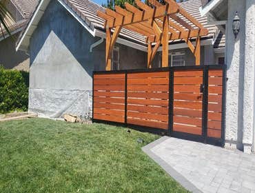 Gate