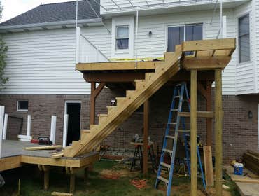 Tri level deck with steps