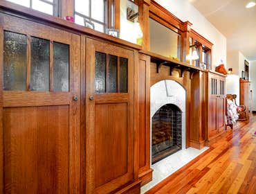 Farm House Mantle, MO