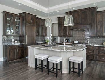 Kitchen & Dining