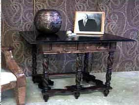 Works by T.Henri Designs