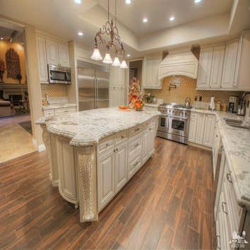Dlux -7 Construction and Remodeling