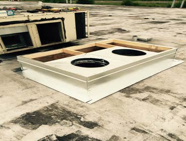 Roof top curb