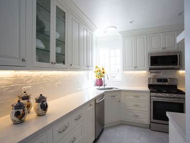 Jhonathan-Glendale Kitchen