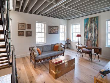coach house