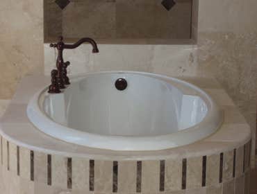 sink & faucet