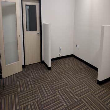 Carpet tile installation & rub