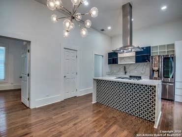 Photos by Nv Custom Homes #1 Create a similar design from Beverly Hills Hotel Forum