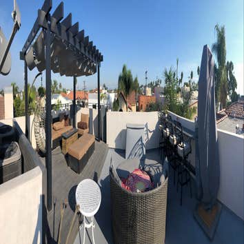 Rooftop getaway Pergola, lounger, bar and hot tub