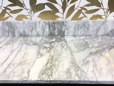 Marble Countertops 4510 retail store in Rice Village
arabesqcato granite
notice how the pattern matches up