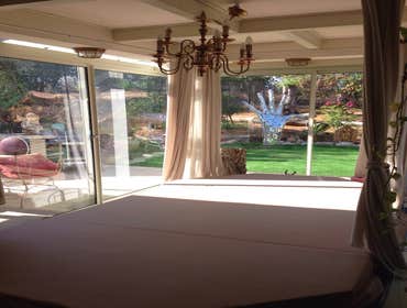 Lake Family Room Addition This Project start with interior remodel which include custom painting then landscaping and at the end room addition.