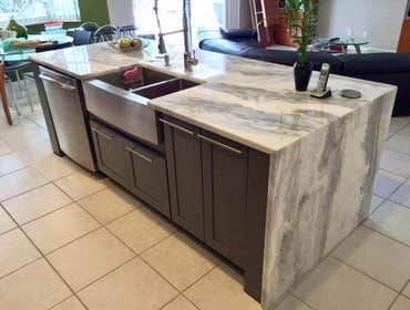 Kitchens Residential Remodeling
& New Construction
The experts at our construction company can handle any interior and exterior need, whether you'r
