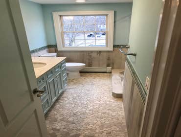 2nd Floor Bathroom
