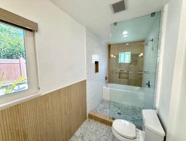 Shower/Tub