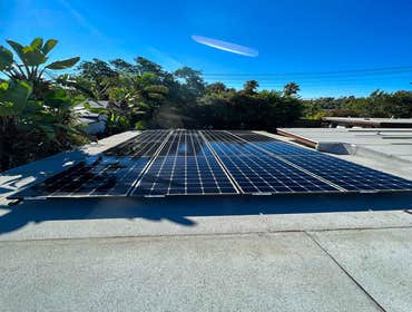 solar installation on a flat roof - Pasadena Beautiful solar installation on a flat roof at Pasadena.