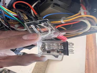 Motor services. Relay replacement.