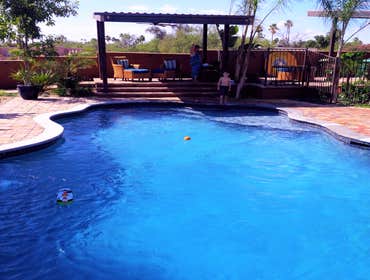 Retro Pool /concrete coping