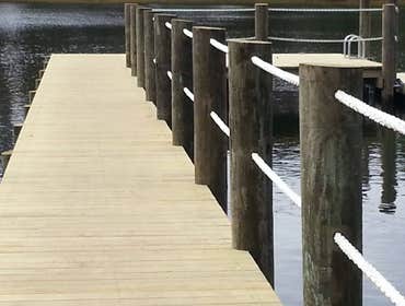 "L" Head Pier with Rope Rail