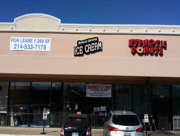 Photo(s) from Giant Sign Co