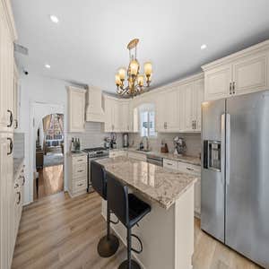 LA PEER Home In Beverly Hills