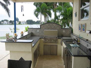 Outdoor Kitchen