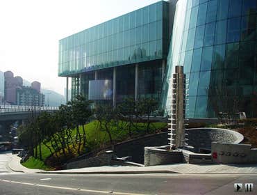 Landscaping Project at the Hilton Grand Hotel A new Convention Facility is proposed as an addition to an existing five star hotel in Seoul, Korea. Moun