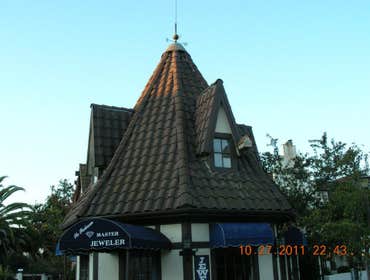 roofing tile,comp,torch applied,wood replacement,
specializing in repairs and new construction