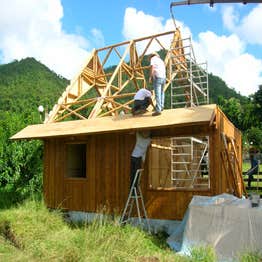 Construction_maison_bambou.jpg image/jpeg