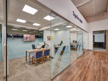 Fresh & Beachy Vibes Creating a carefree, beachy vibe for a financial institution in a heavily trafficked retail center is anything but effortless.
Fo