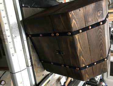 Single bin cabinet