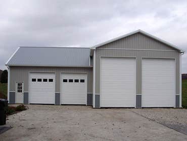 30’ W X 50’ L X 16’ H (ID# 102) Dimensions:
30’ W x 50’ L x 16’ H
with a 30’ W x 32’ L x 12’ H Attachment
30’ Standard Trusses, 4’ on Center,
4/12 