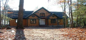 Frye Project 2700 sq ft contemporary on Big Sebago lake. Incredible design with 3 bedrooms, 2.5 baths. Post and Beam with a very open floor plan. Huge