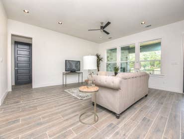 105 Graystone Lane