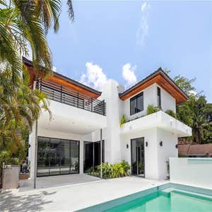 Luxury Modern Residence – Exterior Painting Project in South Florida