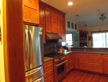 Project photos from Encore Home Improvements West Fargo, North Dakota Custom Kitchen
Custom Cabinets
Custom Counters
Hardwood Flooring
Stainless Appli