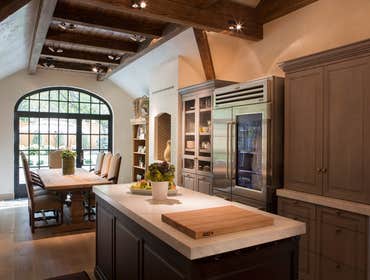 Bradley Residnece This project was a cooperative effort with Loyd Architects, The Homeowner, and United Contractors. Our goal was to create a Flemish 