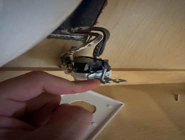 Photos by Four Corners Electric LLC #1 Residential Panel change and power to outlets troubleshooting.