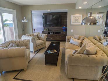 2016: Condo on the Beach Makeover This Arizona family had recently bought this Pacific Beach condo right on the beach at Mission Bay as a second home. 