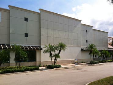 Woods Walk Plaza Woods Walk Plaza - Lake Worth, Florida
Facade Renovation of Publix Supermarket & 80,000 SF of mixed-use retail plaza