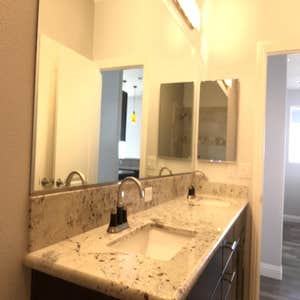 Sunridge Estates 3 bd 2 bath 2,000 sq ft RV Garage