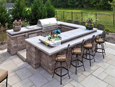Outdoor Kitchen
