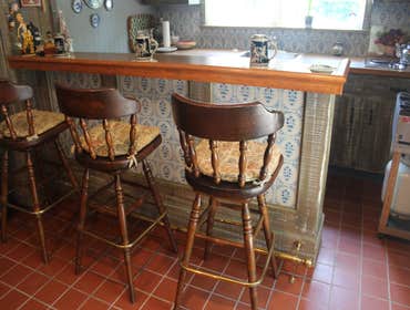 Wet bar